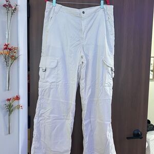 Women’s Cream Cargo Pants